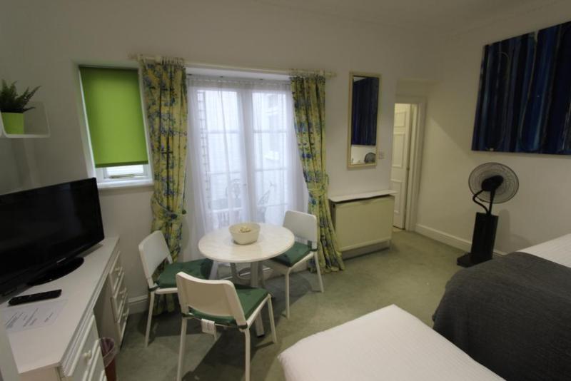 Stay In Serviced Apartments Queensway Лондон Екстериор снимка